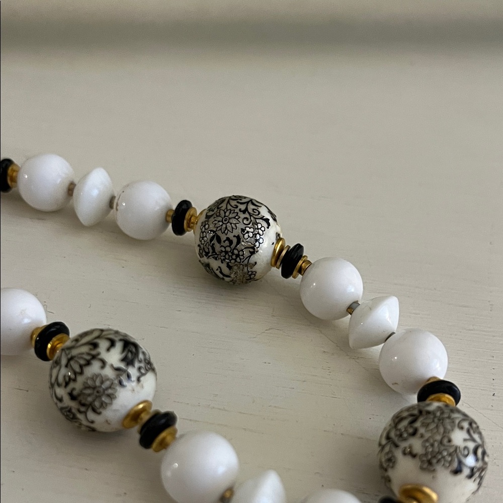 Chic Vintage White and Black Beaded Necklace. Made in Japan